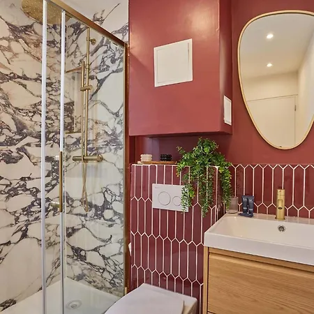 A Charming Haven In The Heart Of Montmartre
